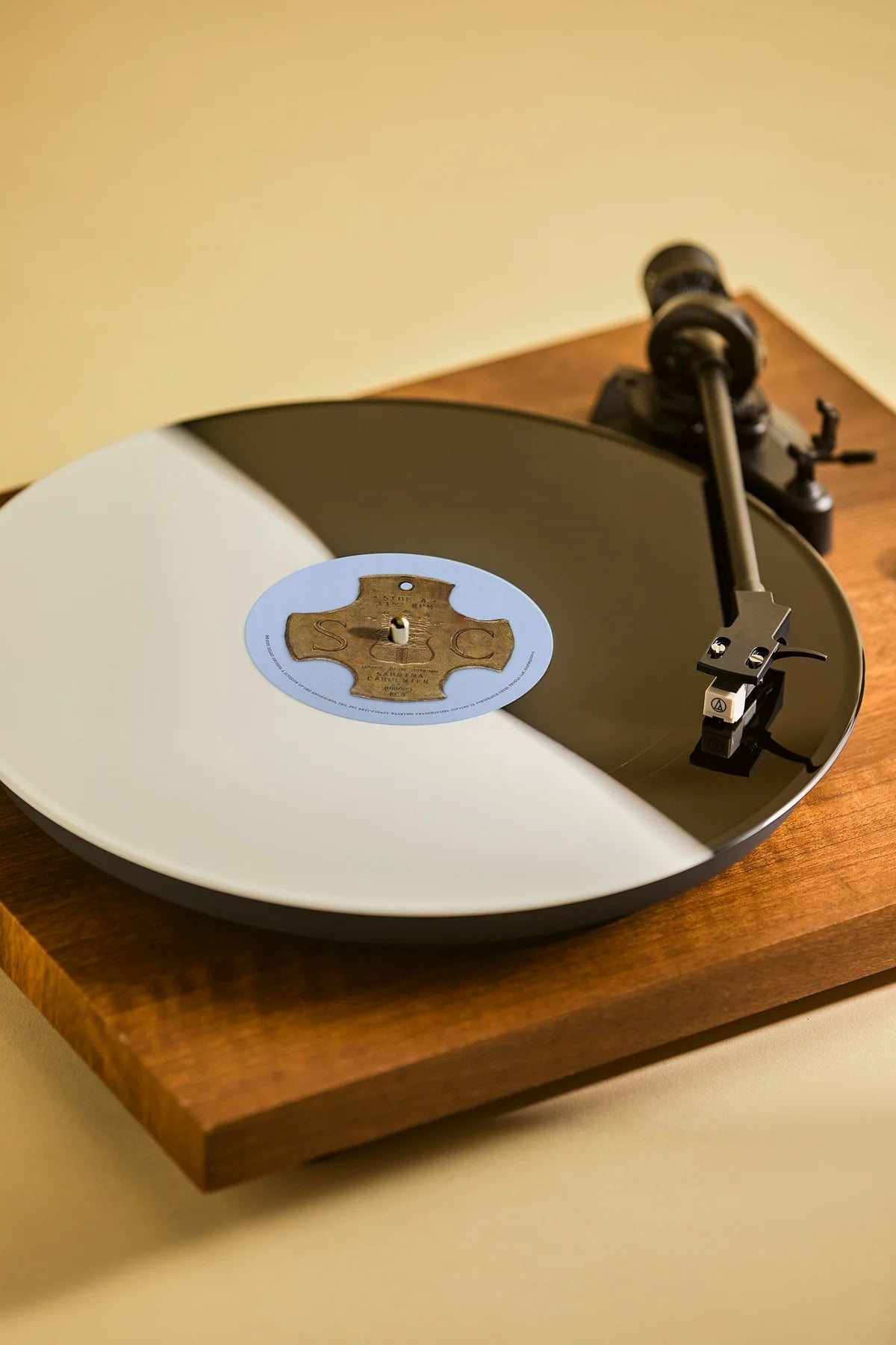 Sabrina Carpenter - Man's Best Friend